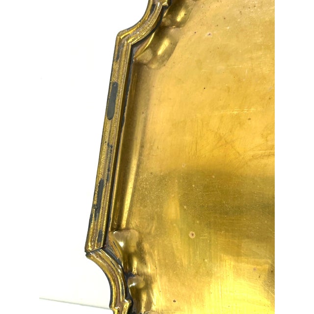 Vintage Square Brass Tray With Scalloped Corners – Hollywood Regency Brass Tray For Sale In Louisville - Image 6 of 12