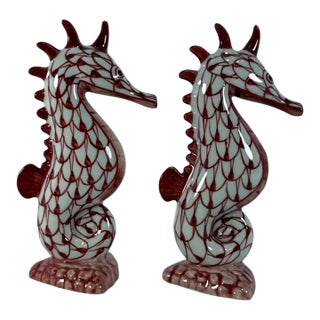 Vintage MCM Andrea by Sadek Coral & White Fish Net Pattern Porcelain Seahorses Figurine - Set of 2 For Sale