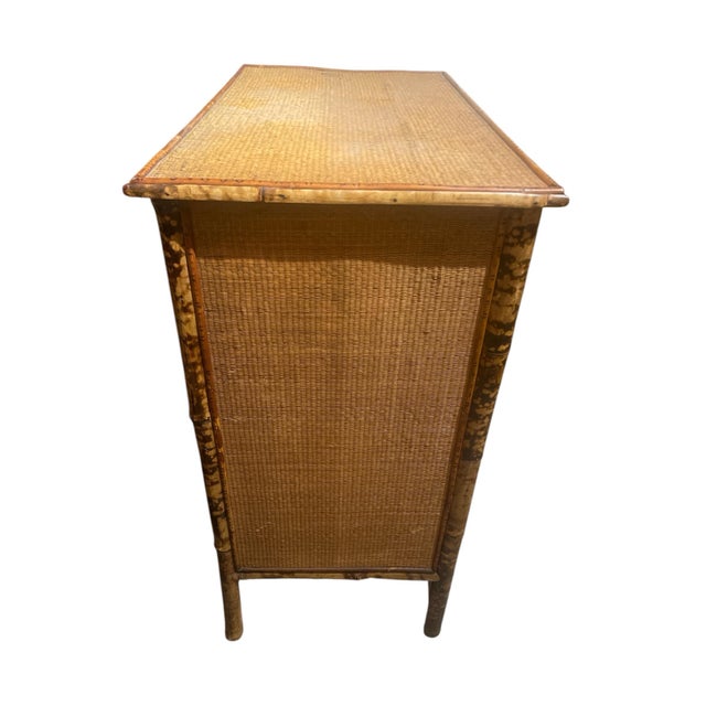 If you’re a lover of bamboo, you will love this chest. The bamboo chest is a great in size, featuring 3 drawers with...