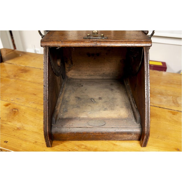 19th Century English Victorian Inlaid Walnut Coal Scuttle With Brass Handle For Sale In New York - Image 6 of 8