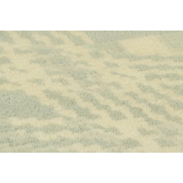 Rug & Kilim's Modern Rug in Gray & Cream With Abstract Design For Sale In New York - Image 6 of 7