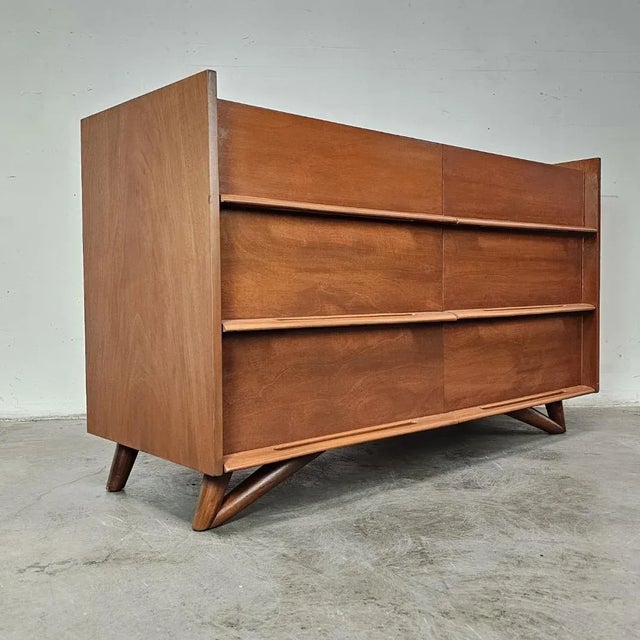 1960s Edmond Spence Mid-Century Modern Dresser With Sculpted Drawer-Length Pulls For Sale - Image 11 of 13