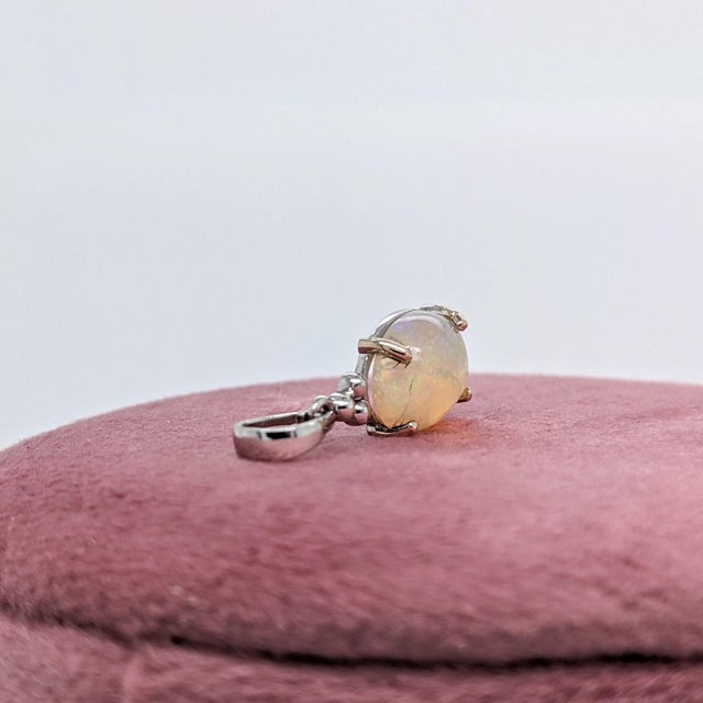 Metal 1.7Ct Solitaire Opal Pendant in Solid 14k Gold, Oval Cut 10x8mm For Sale - Image 7 of 9