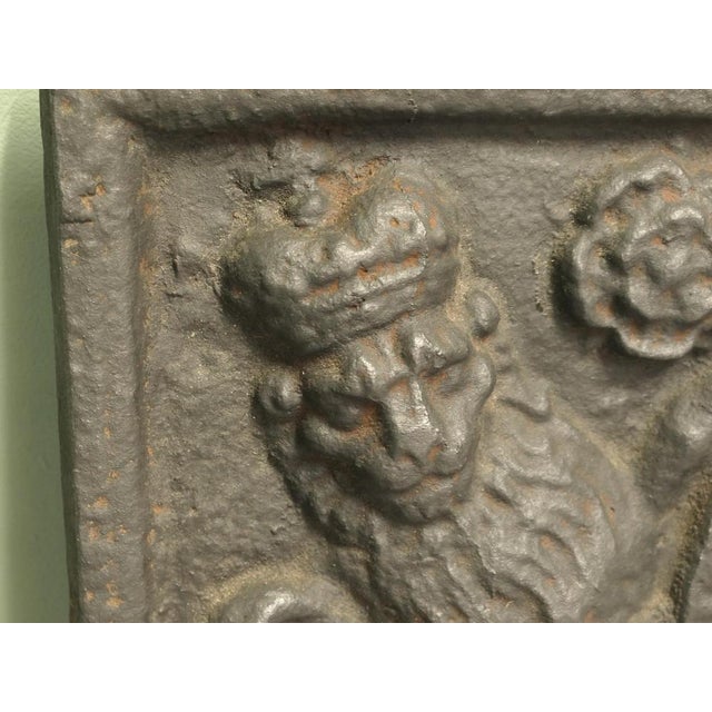 Large Iron Fire Back with Royal Crest and Motto, Late 19th Century For Sale - Image 6 of 9