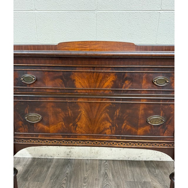 Antique Edwardian Sheraton Revival or Federal Flame Mahogany Sideboard For Sale - Image 4 of 18