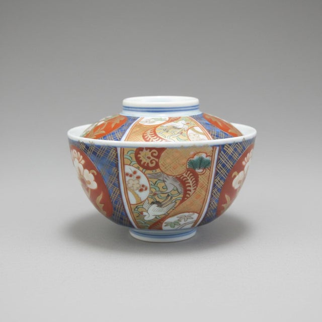Ceramic Japanese Imari Porcelain Covered Rice or Soup Bowl With Lid Set of 6 For Sale - Image 7 of 18