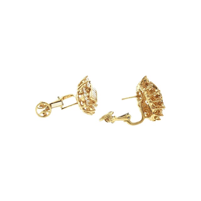 Mid-Century Modern Mid-Century 18 Karat Yellow Gold Kurt Wayne Diamond Spray Earrings, Pair For Sale - Image 3 of 5