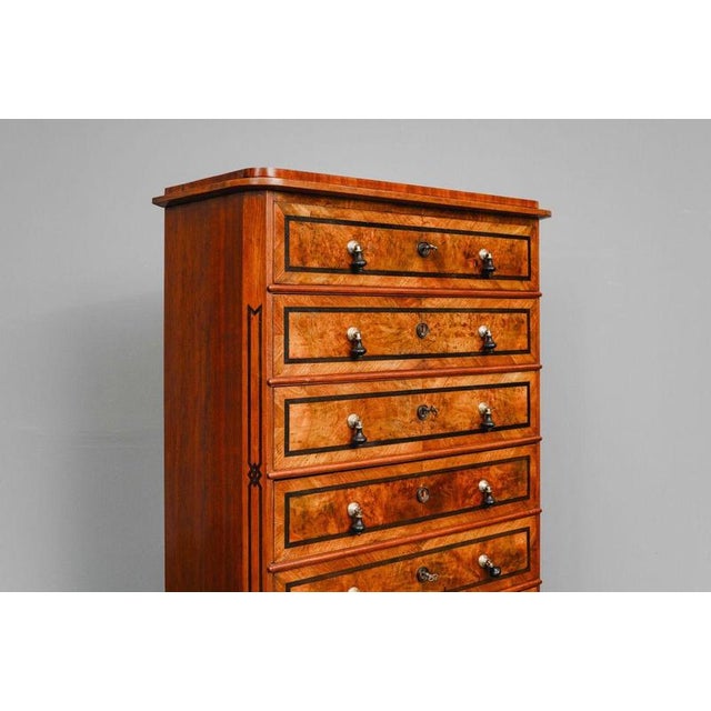 Mid-19th Century Biedermeier Chiffonier in Walnut For Sale - Image 5 of 17