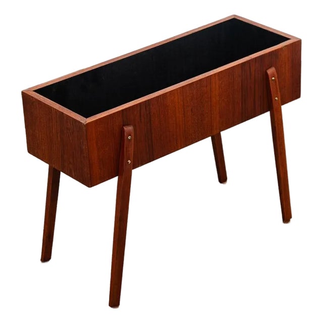 Mid Century Danish Modern Planter Teak Denmark Rectangular Outdoor / Indoor MCM For Sale