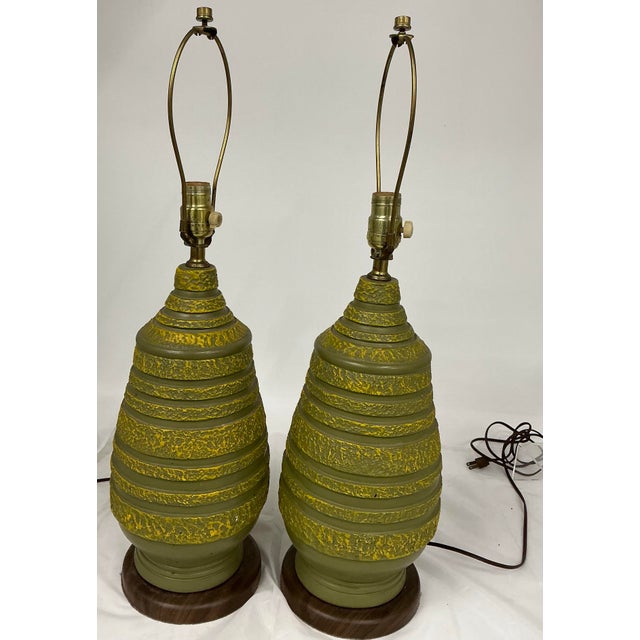 1960s Pair of 1960s Vintage Ceramic Lamps by Plasto Mfg.Co With Original Shades For Sale - Image 5 of 12