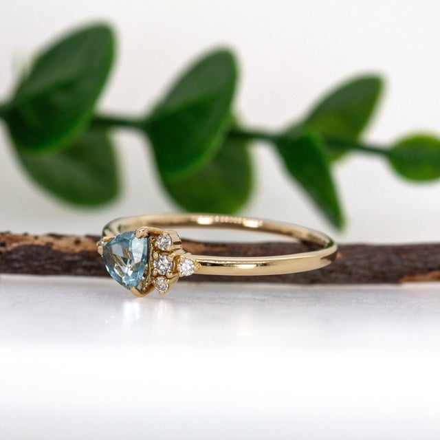 One-of-a-Kind Aquamarine Ring W Natural Diamond Accents in Solid 14k Gold Tr 5mm, Size 6.75 For Sale - Image 4 of 7