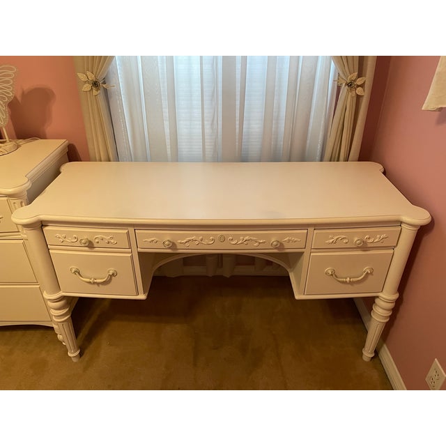 Young America by Stanley Furniture Four drawer desk, center drawer has droplid front for keyboard, one stationary shelf...