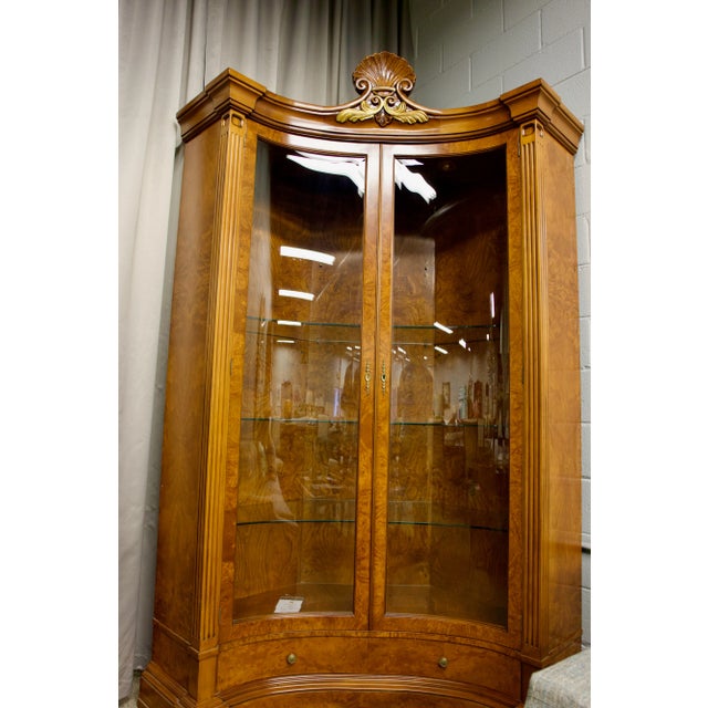 A118 Corner Cabinet Francesco Molon high-end furniture is a way of life. Choose the unequalled quality of Italian luxury...