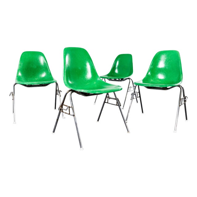 DSS Vivid Green Fibreglass Dining Chair by Eames, 1960s, Set of 4 For Sale
