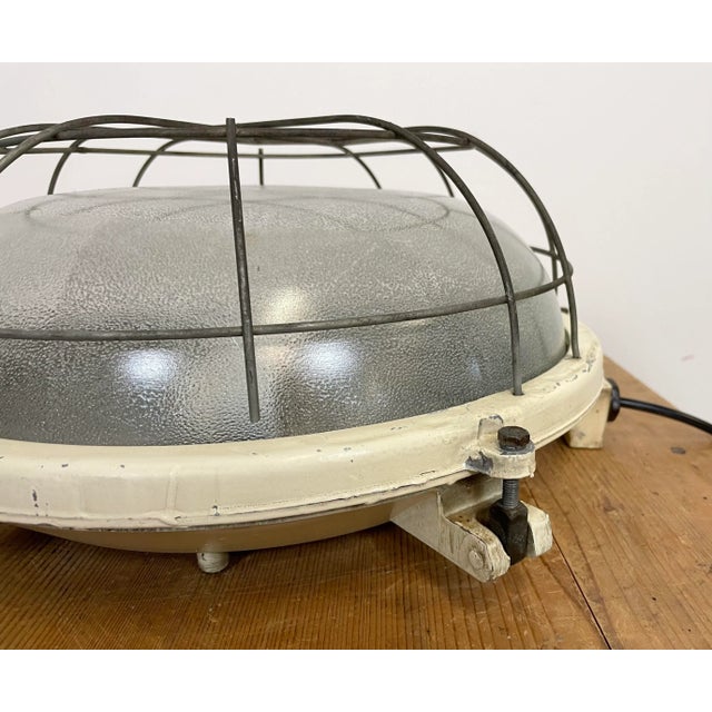 Industrial Cast Aluminium Wall or Ceiling Lamp from Elektrosvit, 1970s For Sale - Image 6 of 13