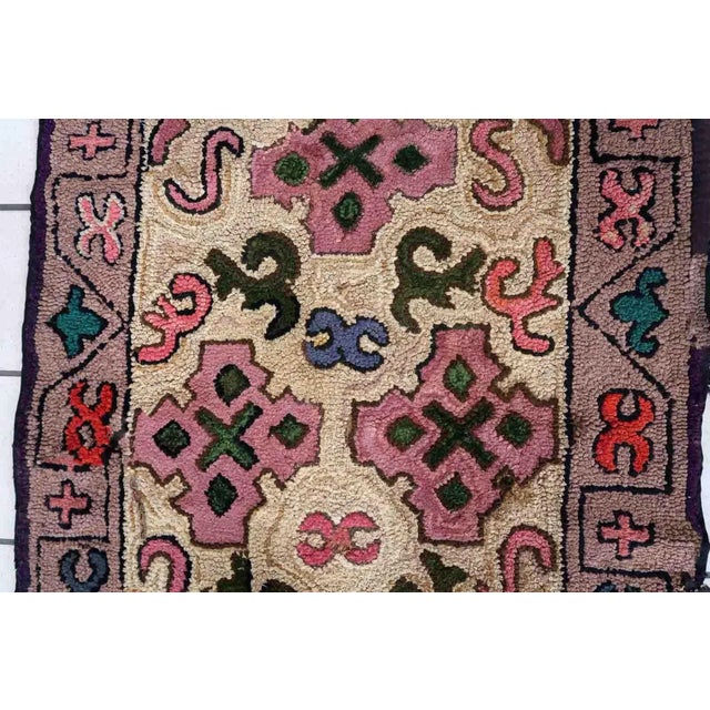 Beige 1880s Handmade Antique American Hooked Rug 2.4' X 5.7' For Sale - Image 8 of 9