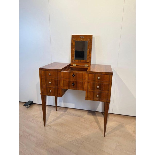 Biedermeier Dressing Table in Walnut Veneer, 1830 For Sale - Image 4 of 18