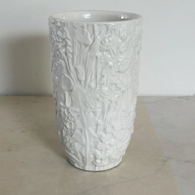 Vintage White Ceramic Italian Majolica Vase with Textured Floral Relief Measures approx: 10H x 5D Please visit my other...