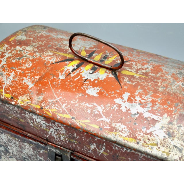 19th-Century American Hand Painted Tole Box For Sale - Image 14 of 15