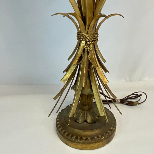 Gold 1940s French Regency Trompe L’Oeil Wheat Sheaf Gilt Tole Table Lamp For Sale - Image 8 of 12
