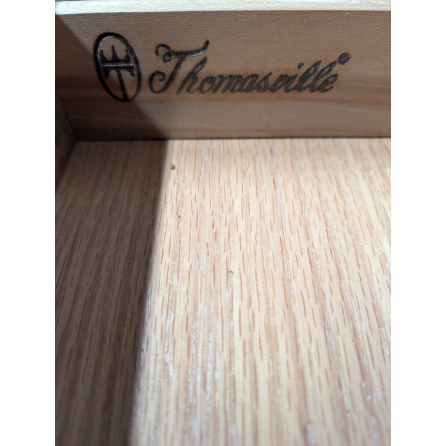 1980s Thomasville Georgian Style Large Mahogany China Display Breakfront For Sale - Image 12 of 15