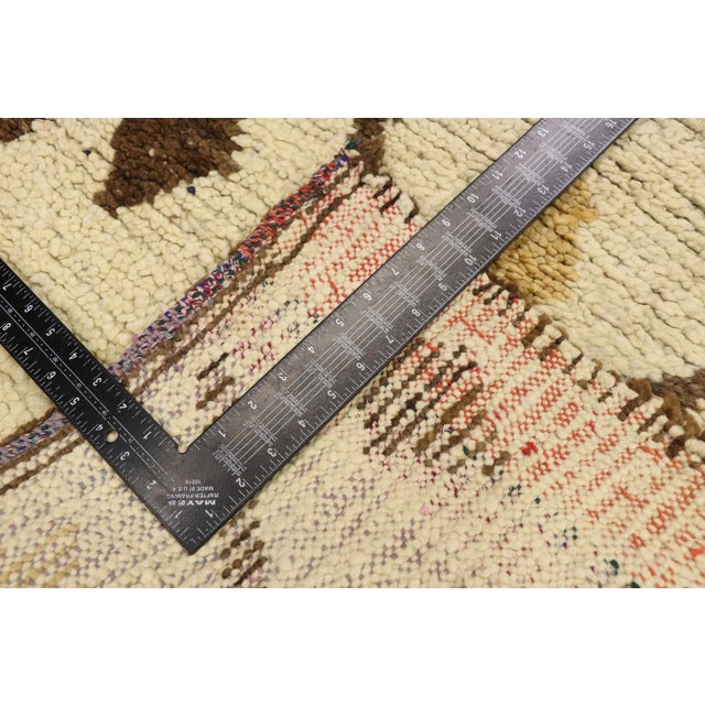 Late 20th Century Vintage Berber Moroccan Azilal Rug - 02'05 X 05'02 For Sale - Image 5 of 9