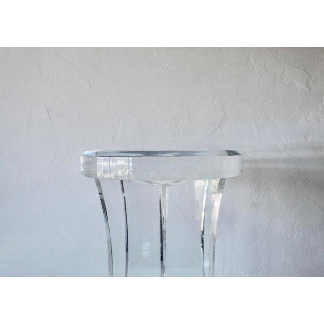 1970s Dorothy Thorpe Style Circular Seat "X" Base Heavy Lucite Acrylic Stool Vintage Mid Century For Sale - Image 10 of 18