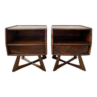 Heywood Wakefield Sculptura Nightstands - a Pair For Sale