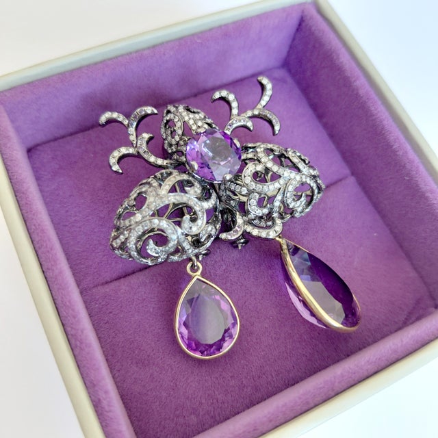 18ct Gold Amethyst and Diamond Openwork Filigree Brooch - Fei Liu For Sale - Image 6 of 8