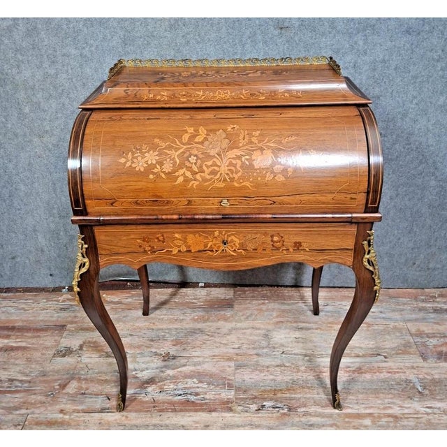 Louis XV Cylinder Desk in Marquetry and Gilt Bronze For Sale - Image 10 of 10