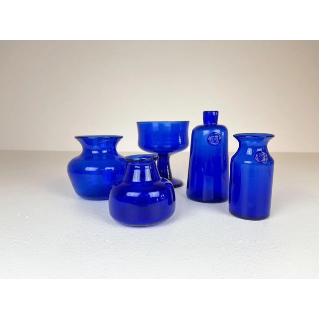 Mid-Century Modern Collection of Five Blue Vases by Erik Hoglund, Sweden, 1960s, Set of 5 For Sale - Image 3 of 18