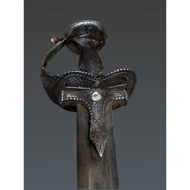 Firangi-type saber with a Khanda hilt, India, 17th century For Sale - Image 6 of 7