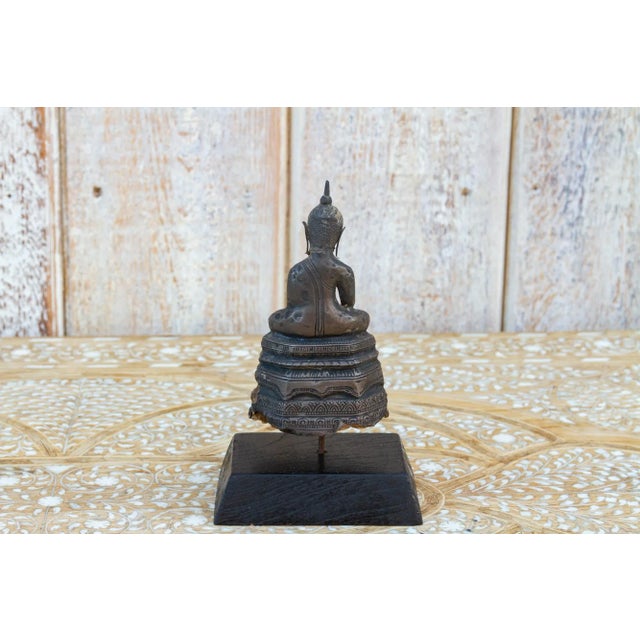 Early 19th Century Wood and Metal Alloy Burmese Buddha For Sale In Los Angeles - Image 6 of 8