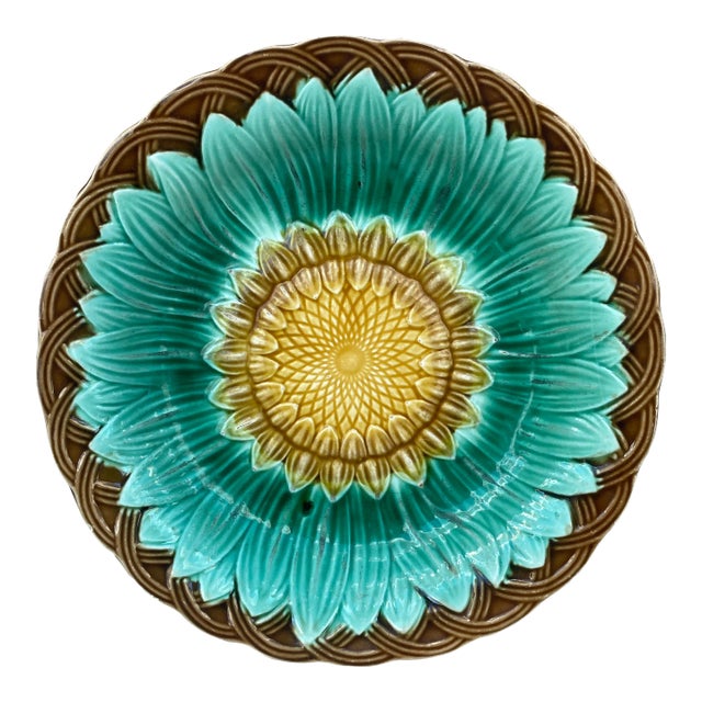 19th Century English Victorian Majolica Sunflower Plate For Sale