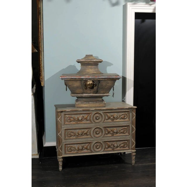 Gold Italian 19th Century Painted and Gilded Wooden Reliquary With Angel Face For Sale - Image 8 of 9