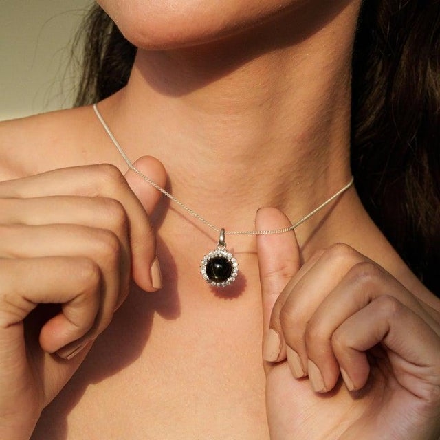Delicate Yet Bold 5.71 Ct Black Star Pendant for Special Occasions For Sale - Image 6 of 12