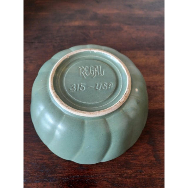Mid-Century Modern Vintage Regal 315-Usa Scalloped Pottery Bowl For Sale - Image 3 of 8