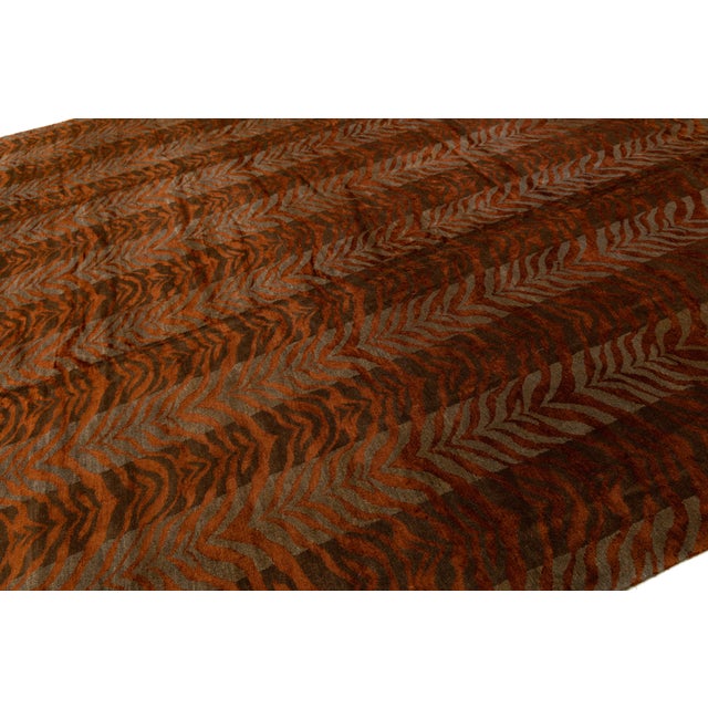 2020s Modern Hand-Knotted Tibetan Wool & Silk Area Rug in Rust Terracotta & Espresso For Sale - Image 5 of 11
