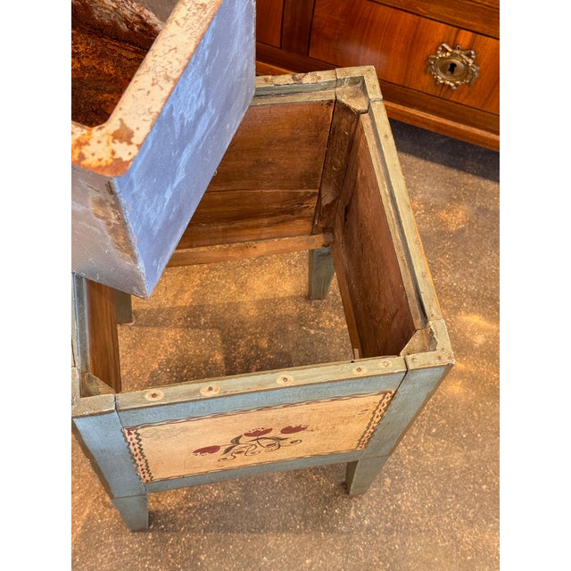 19th Century Converted Painted Cellaret Planter For Sale - Image 6 of 9