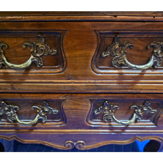 Early 19th Century French Provincial Louis XV Walnut Petite Commode (Table De Chevet), Circa 1790–1825 For Sale - Image 10 of 18