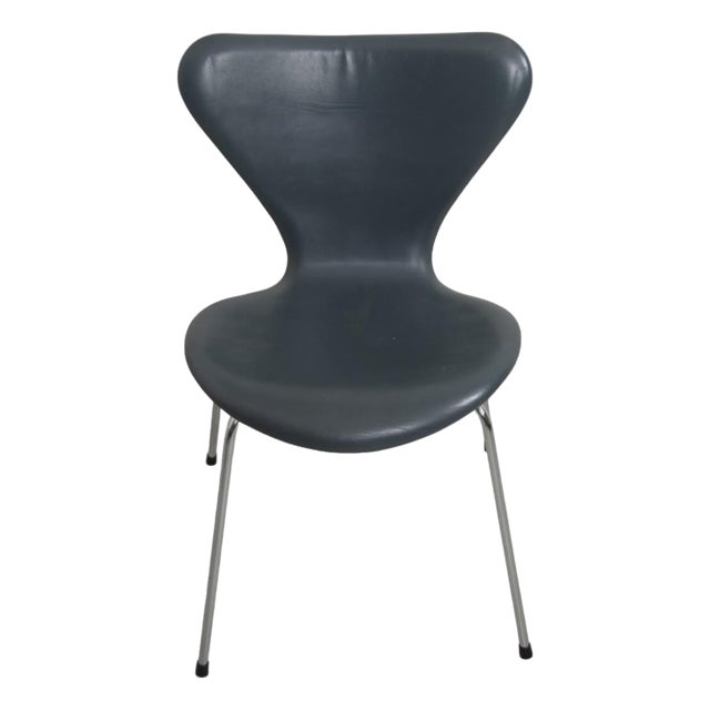 Seven Chairs in Grey Leather by Arne Jacobsen, 1986, Set of 6 For Sale