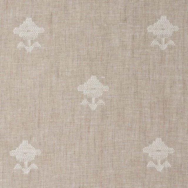 Schumacher Sample - Schumacher Rubia Sheer Fabric in Natural For Sale - Image 4 of 5