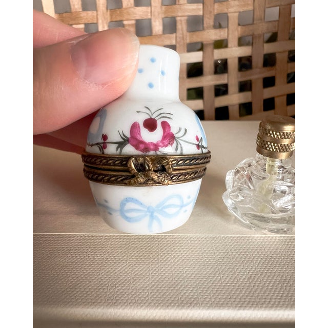 Hand-Painted Limoges Perfume Box With Original Glass Vial — Double Gourd Shape, Bow Clasp For Sale - Image 9 of 9