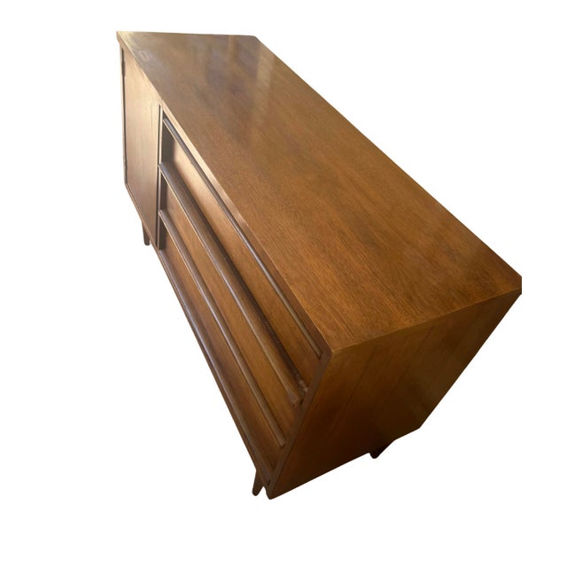 Mid-Century Modern Mid Century Modern Walnut Bassett 3 Drawer Credenza With Cabinet For Sale - Image 3 of 10