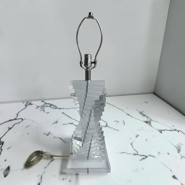 1970s Lucite Helix Spiral Table Lamp For Sale - Image 4 of 9