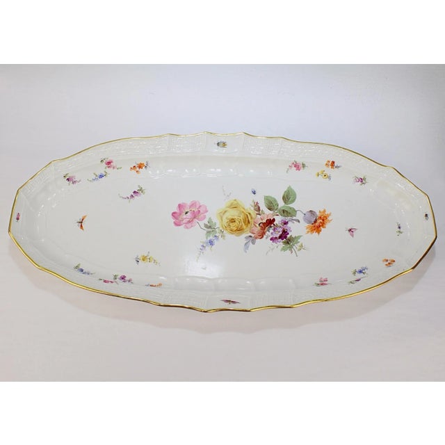 Antique Meissen Porcelain Neu Brandenstein Fish Platter & Strainer Insert - A Pair For Sale In Philadelphia - Image 6 of 13