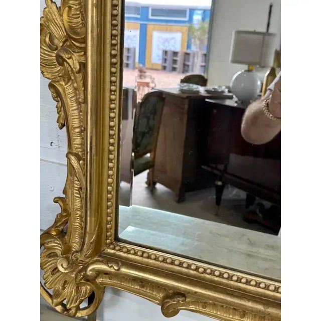 Gold 19th Century French Louis XV Carved and Giltwood Mirror With Crest For Sale - Image 8 of 18