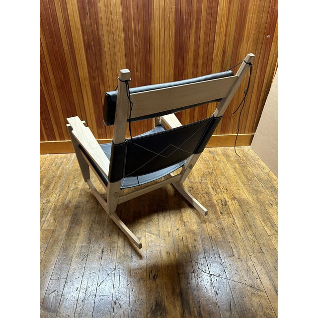 Hans Wegner 1960s Ge 673 Keyhole Rocking Chair in White and Black Leather Attributed to Hans Wegner For Sale - Image 4 of 5