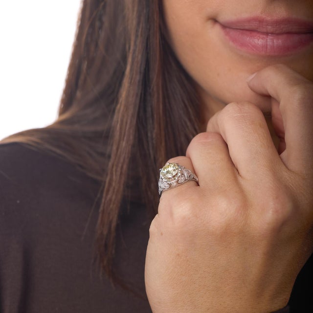 1930s Art Deco Gia 1.84 Carat Diamond Platinum Engagement Ring, Size 5 For Sale - Image 4 of 6