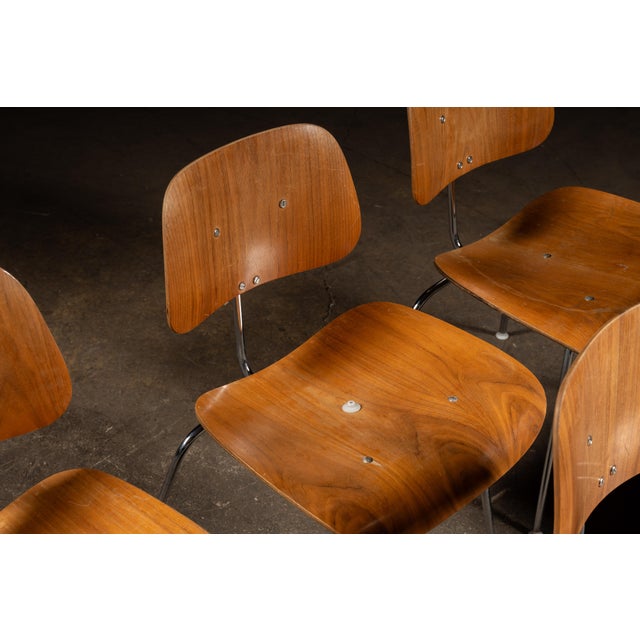 Herman Miller Set of Six Mid-Century Eames DCM Dining Chairs by Herman Miller For Sale - Image 4 of 18